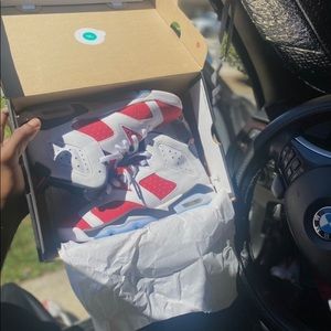 Air Jordan Retro 6 CARMINE